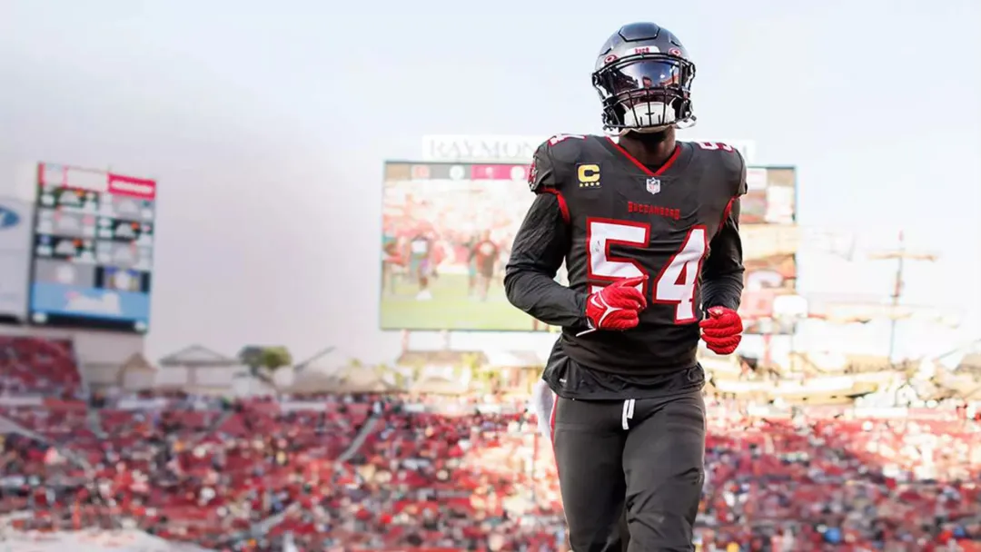 buccanneers-player with a number 54 on his jersey