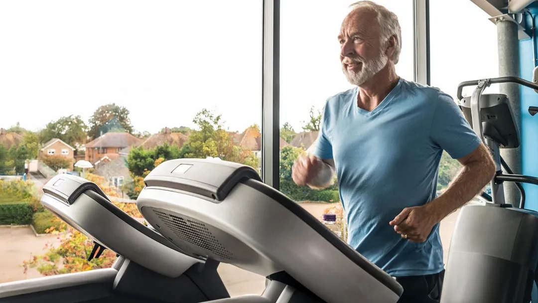lp-hero-desktop-orthopedic-hip-eastflorida-older-man-at-the-gym