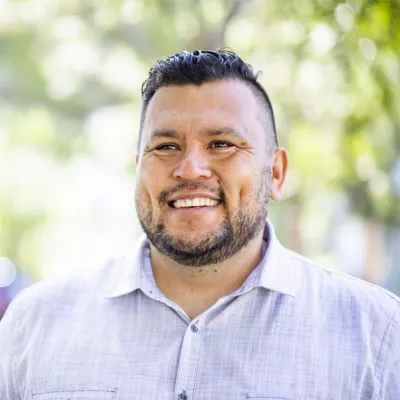 LP-Circle-Insert-Large-Bariatrics-MULTI-CentraTX-man-smiling