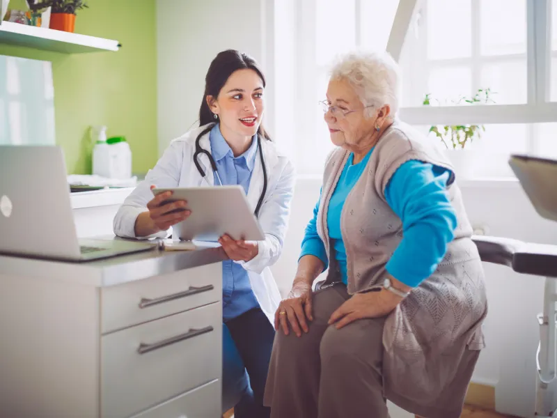 doctor-with-a-patient