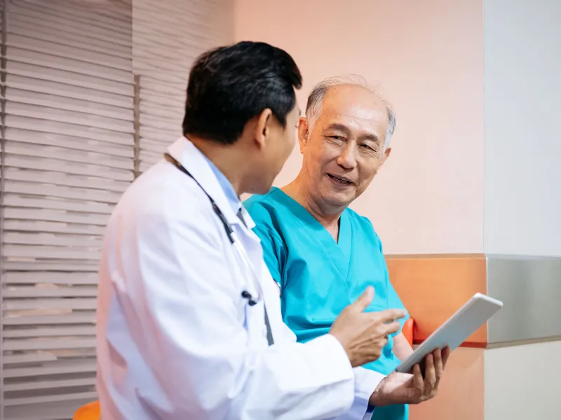 Doctor-talking-to-old-man