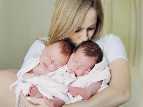 mother-with-twin-babies