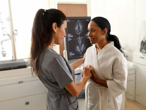 nurse-comforting-patient