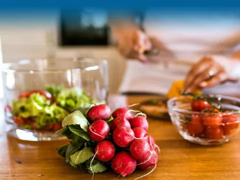 lp-background-image-digestive-colorectal-west-radishes-on-a-table