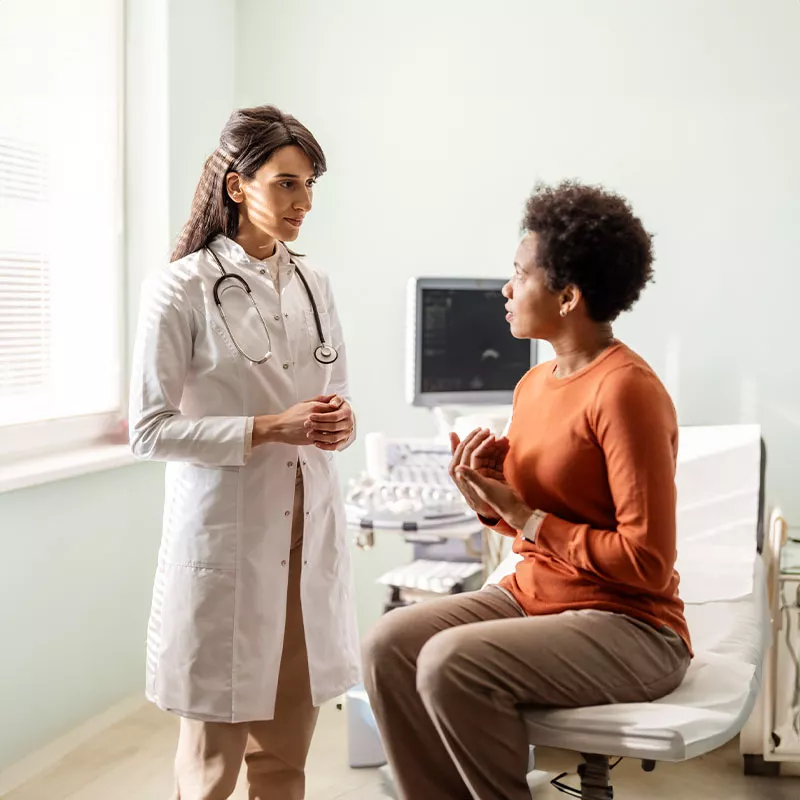 patient-talks-to-a-doctor