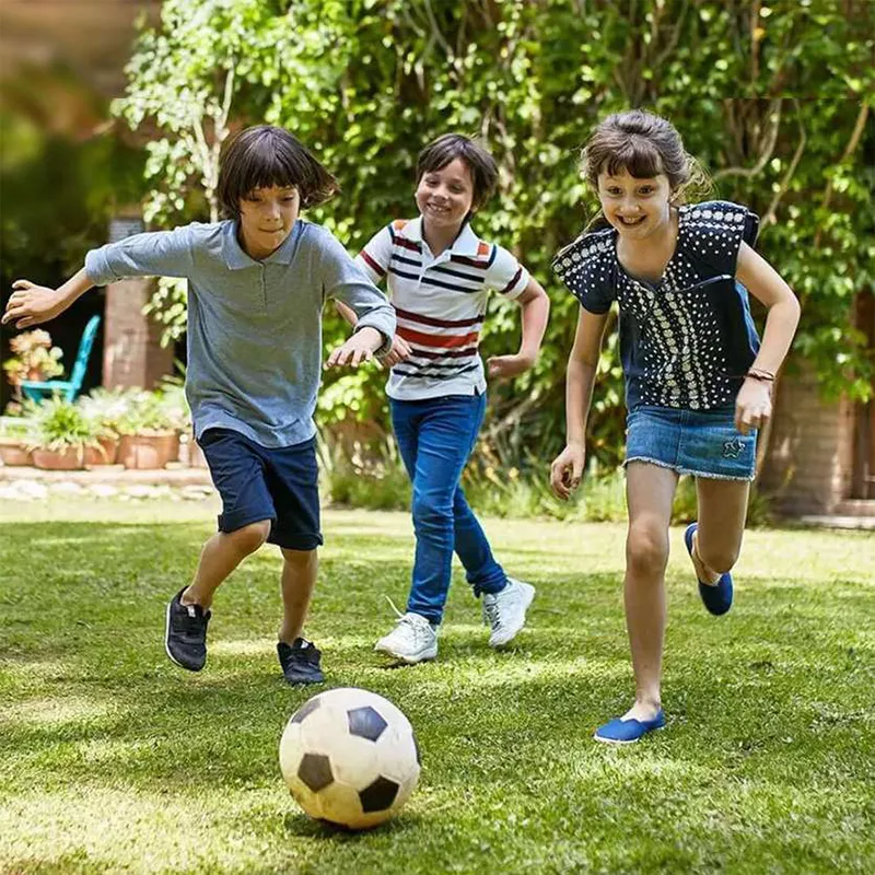 kids-playing-soccer