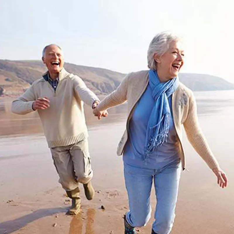 couple-having-fun-at-the-beach