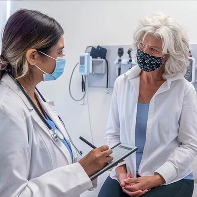 LP-Circle-Insert-Large-West-FL-General-Surgery-Doctor-and-Patient-with-Facemasks