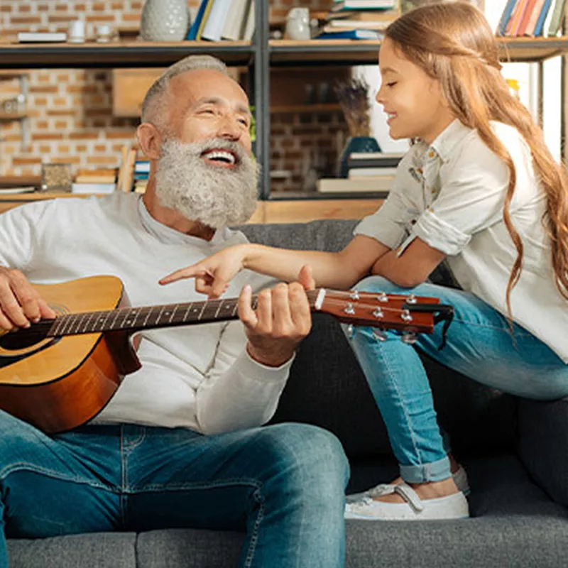 lp-circle-insert-orthopedic-hand-eastflorida-man-playing-guitar-with-girl