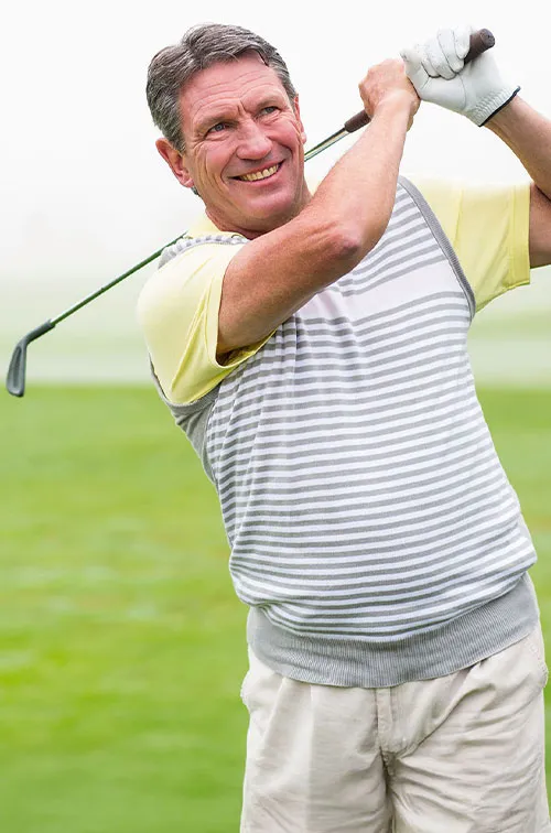 Man golfing
