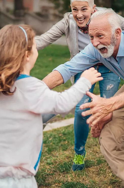 LP-Hero-Desktop-Ortho-hip-Texas-Grandparents-with-Grandaughter